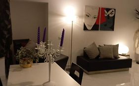 Violet Apartment Como