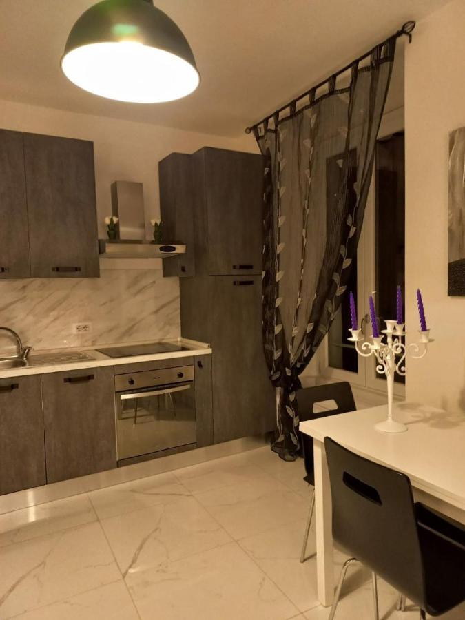 Violet Apartment Côme Esterno foto